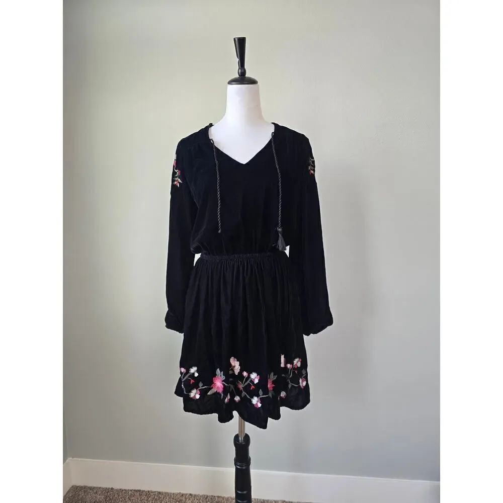 a.n.a. Whimsigoth Floral Embroidered Velvet Boho Mini Dress M Lined Romantic